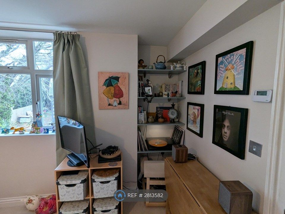 Property photo 3 of 12 Living Room