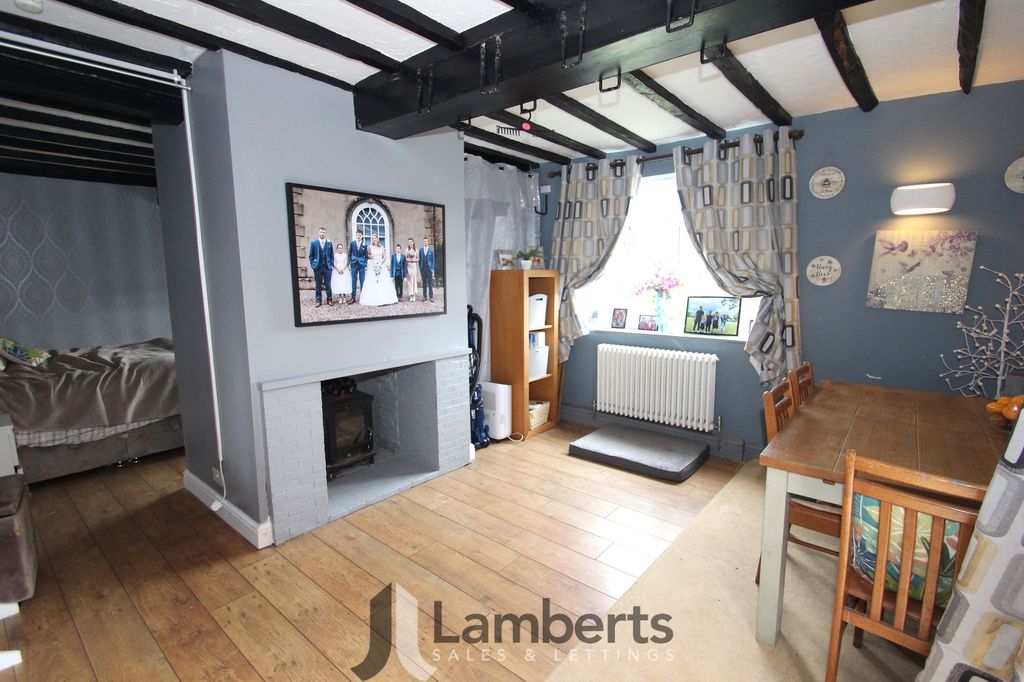 Property photo 2 of 21 Dining Room