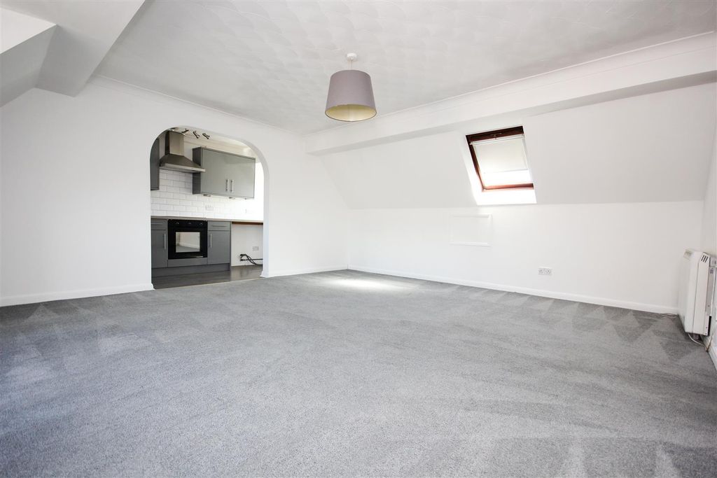 Additional image 4 of 3 bed flat for saleNN29, High Street, Irchester, Wellingborough