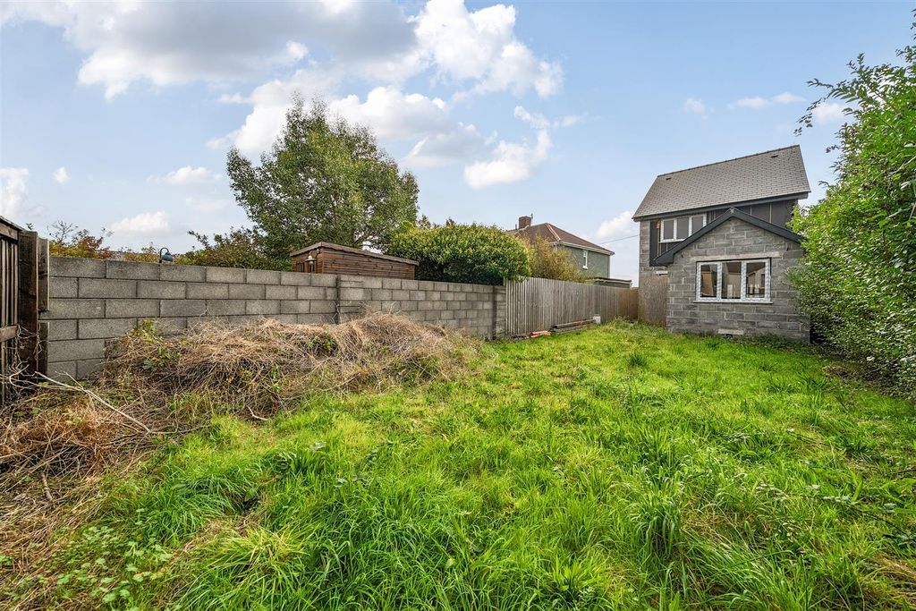 Property photo 3 of 15 1361730-3-68E4E69374d52.Jpg