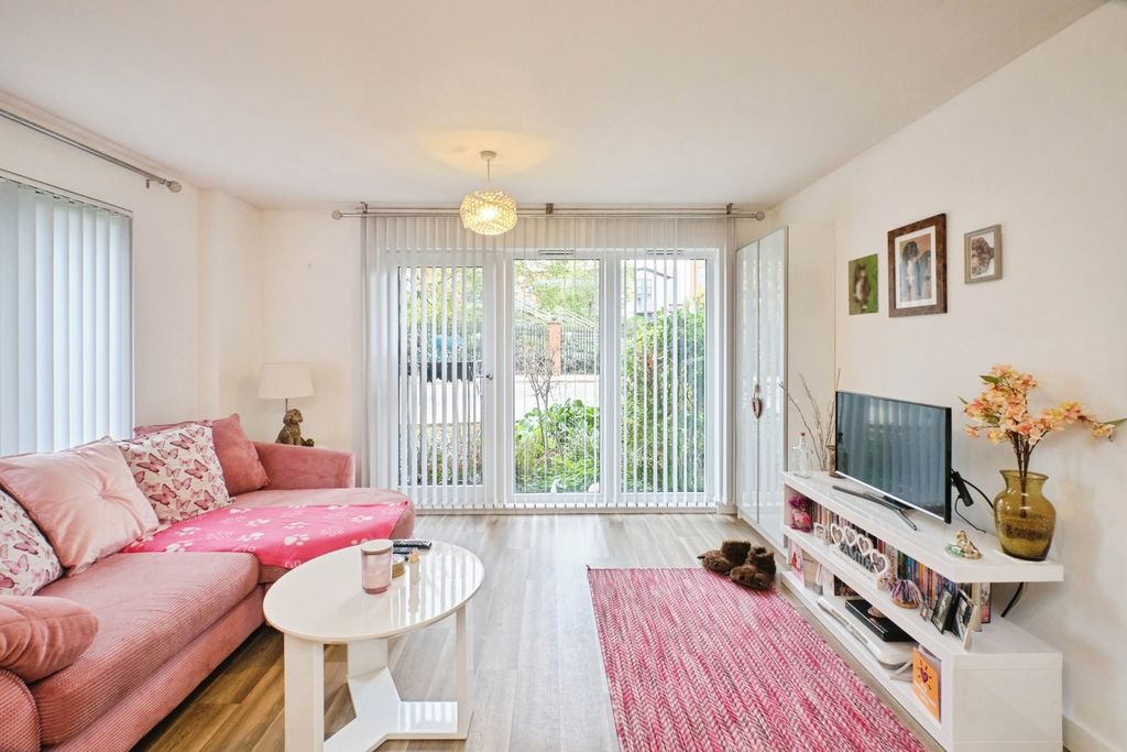 Property photo 3 of 17 Photo