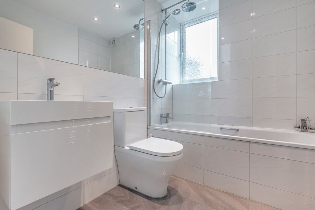 Property photo 3 of 6 Picture No. 06