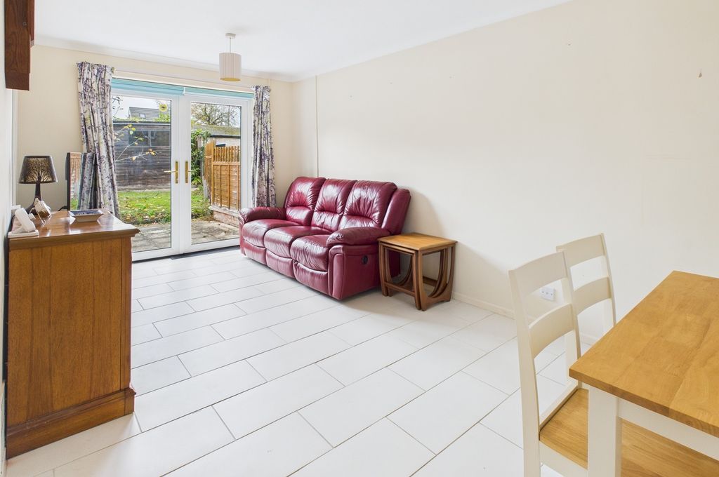 Property photo 2 of 11 Cam02519G0-Pr0355-Still003