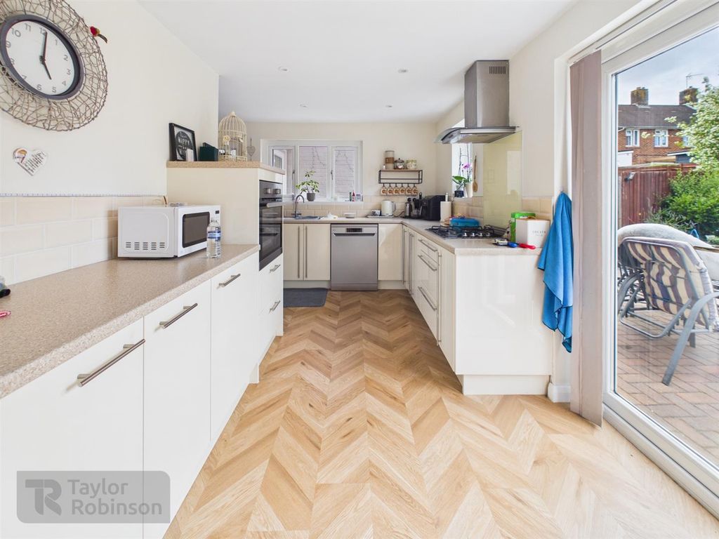 Property photo 3 of 14 Cam02600G0-Pr0759-Still006.Jpg
