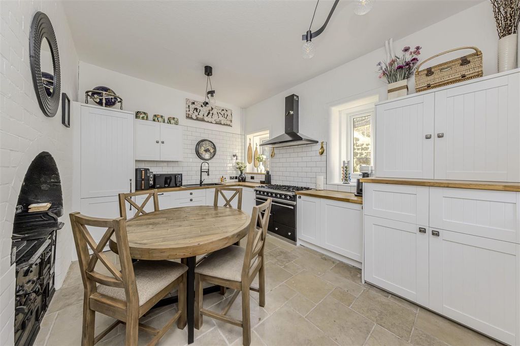 Property photo 2 of 64 Kitchen