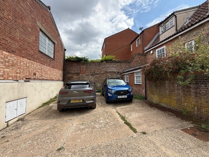 Property photo 2 of 14