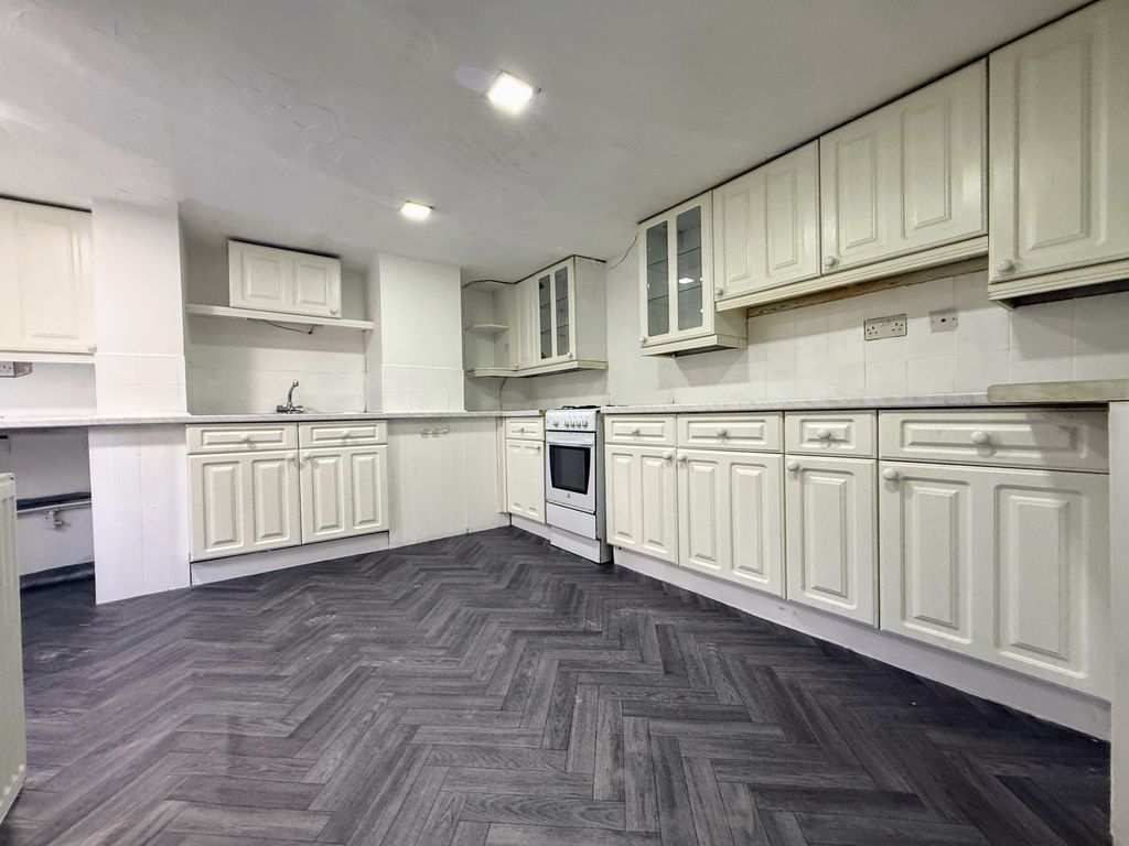 Property photo 2 of 5 Image