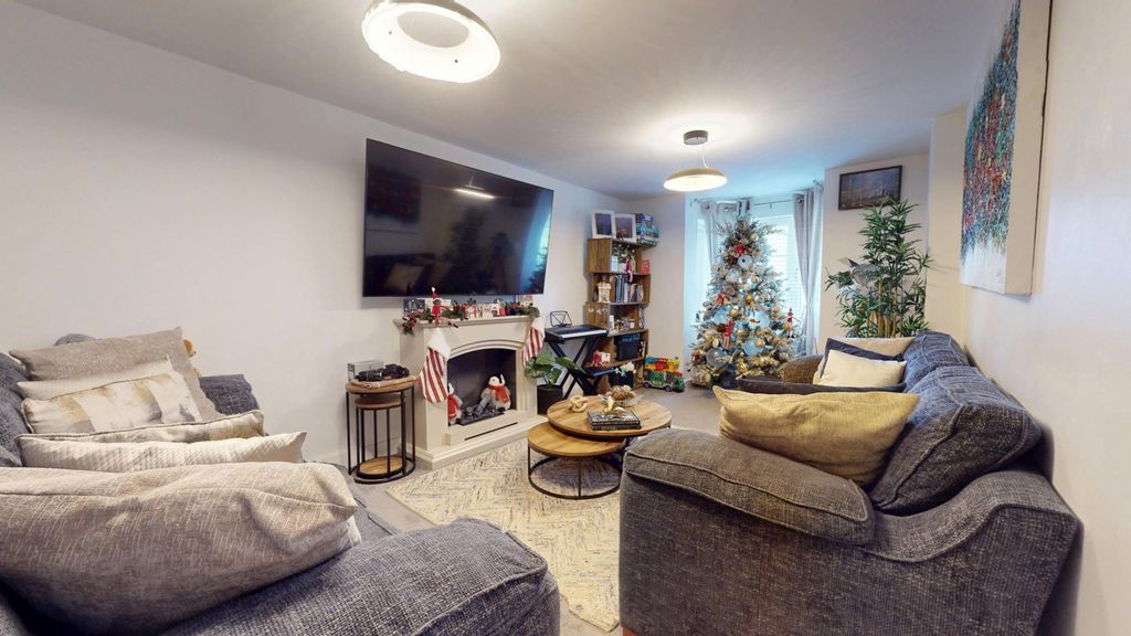 Property photo 3 of 25 4616346