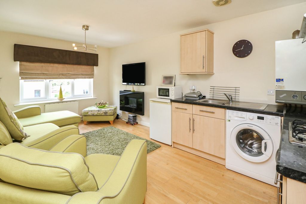 Property photo 2 of 9