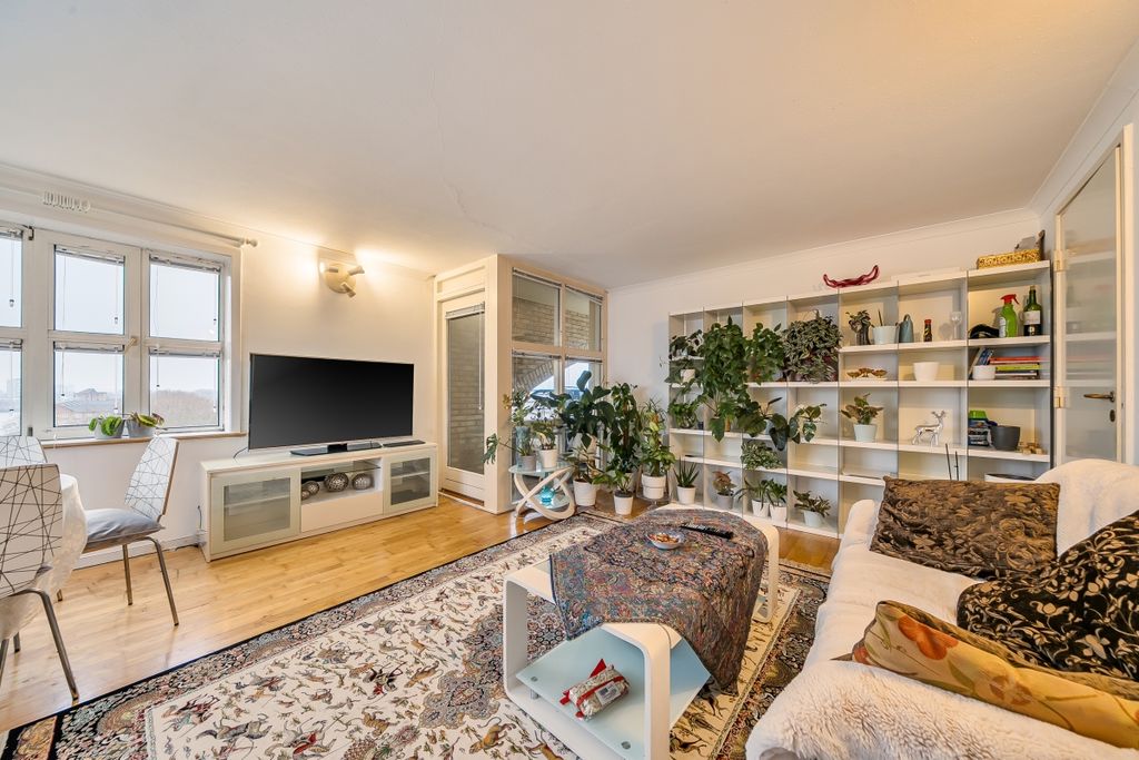 Property photo 2 of 13 1407573-15-6984B1...