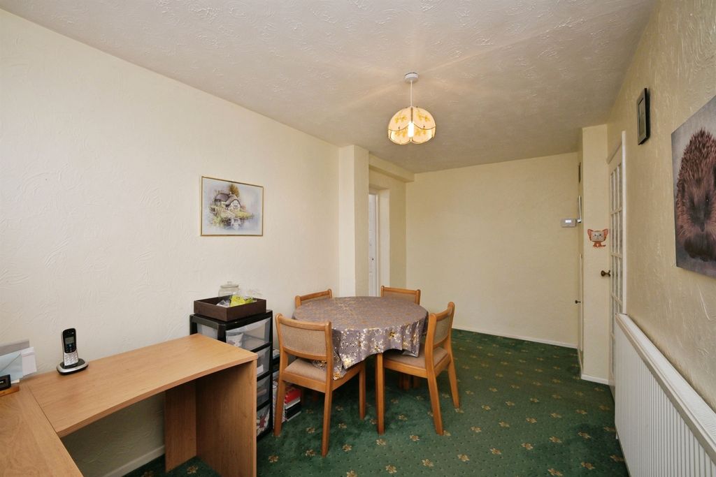 Property photo 3 of 18