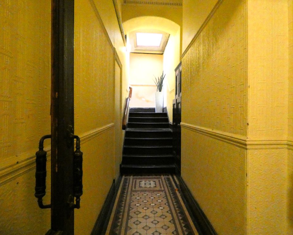 Property photo 3 of 12 Main Entrance Hall