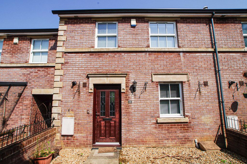Property photo 1 of 19 External