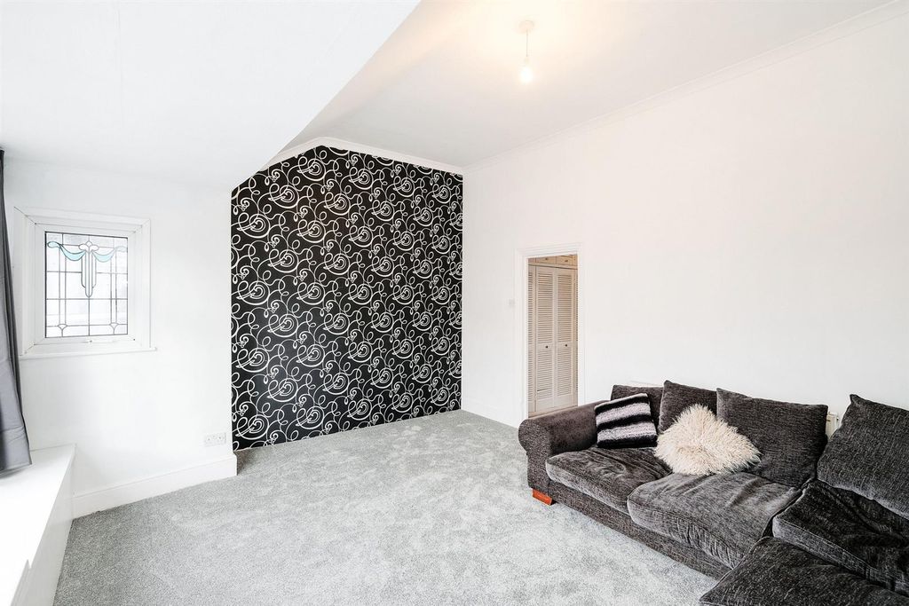 Property photo 3 of 12 182B High Road (15)_Web.Jpg