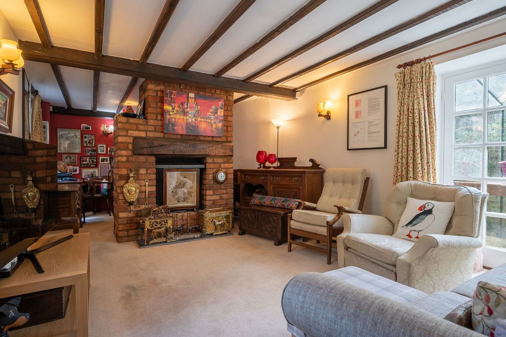 Property photo 2 of 18