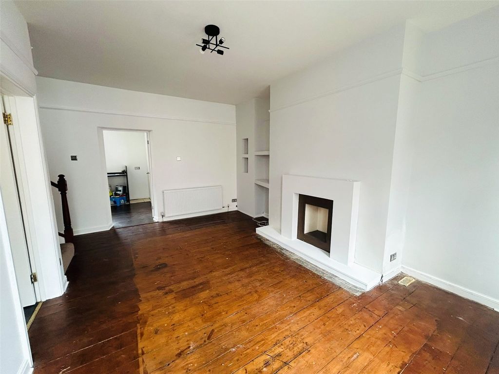 Property photo 2 of 14 Picture No. 05