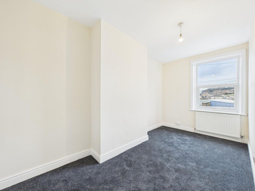 Property photo 3 of 10 Living Room