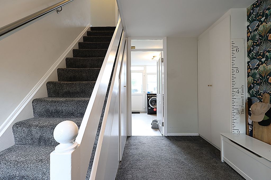 Property photo 2 of 10 Entrance Hallway