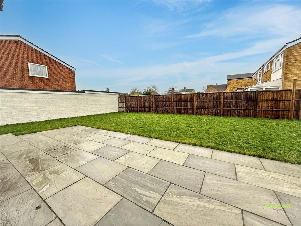 Property photo 3 of 18 Img_447836.Jpg
