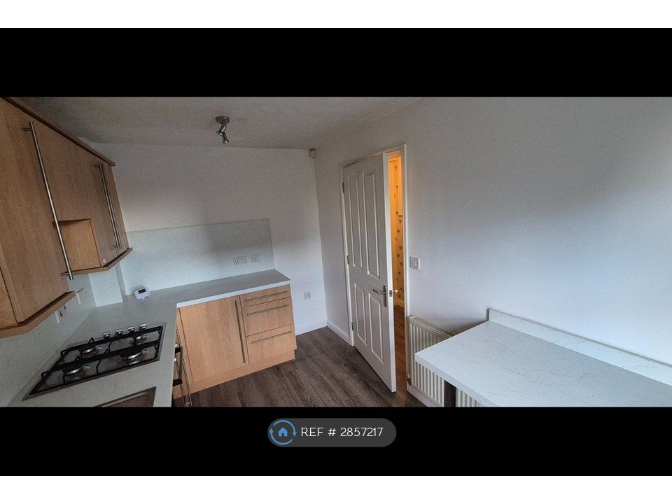 Property photo 3 of 14 Kitchen