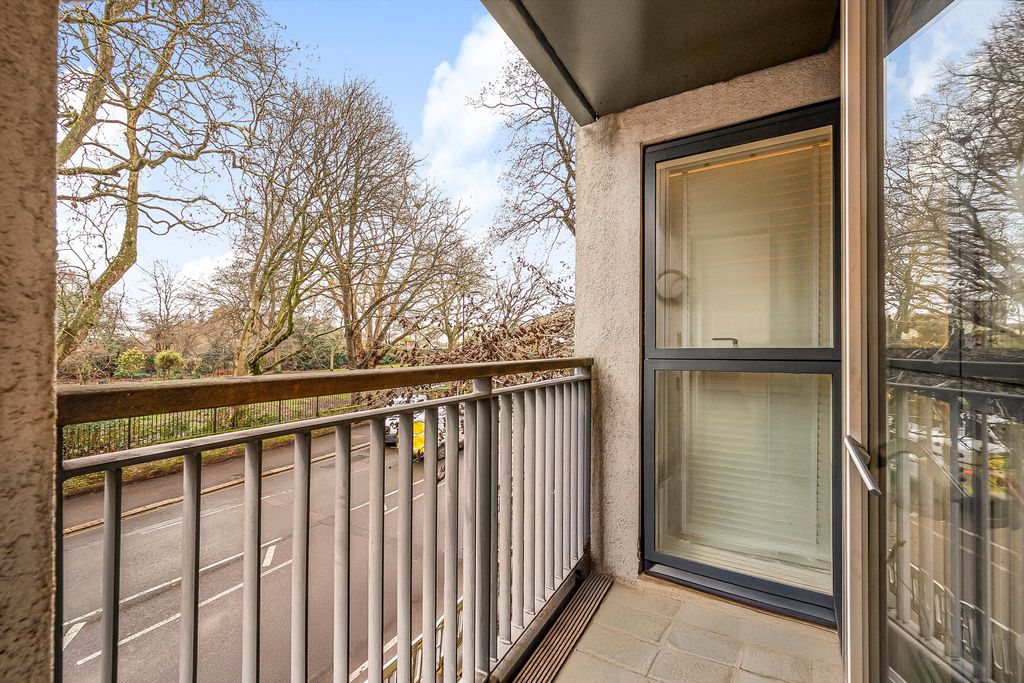 Property photo 3 of 10 Image