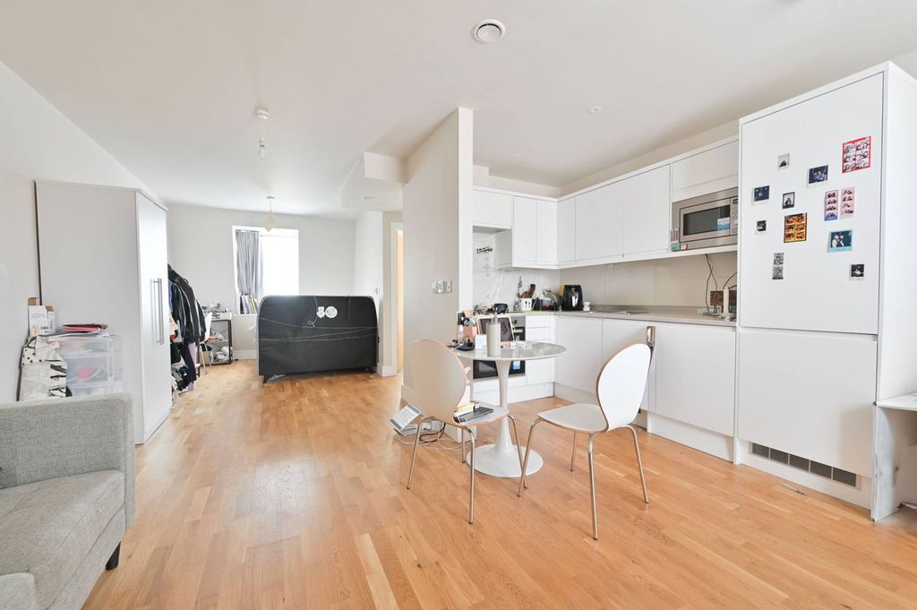 Property photo 2 of 3