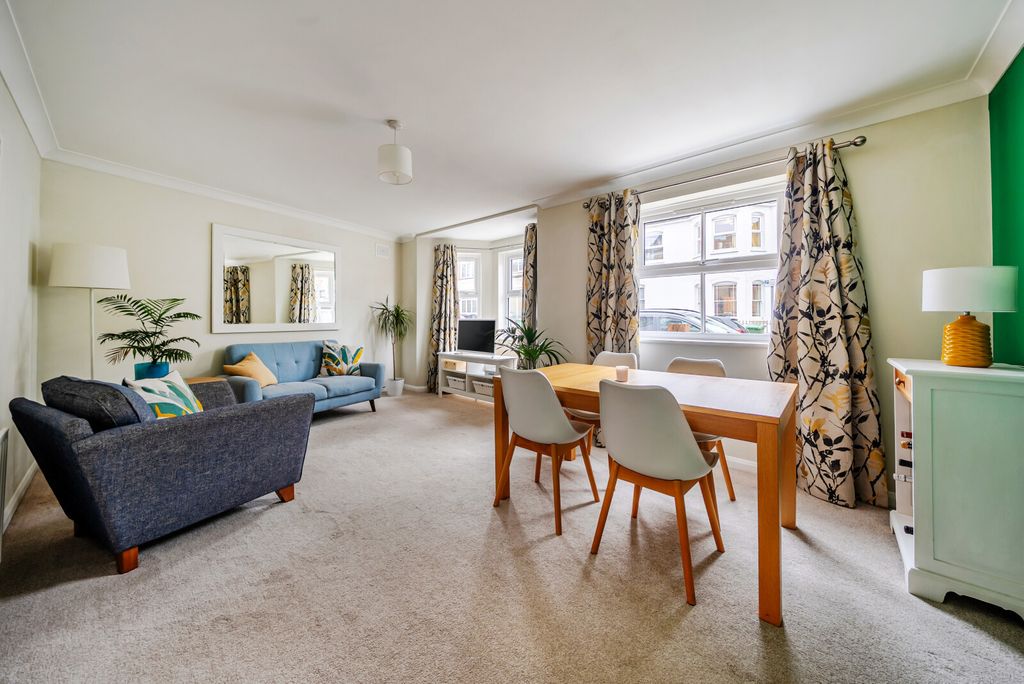 Property photo 2 of 16 1395067-21-694A74...