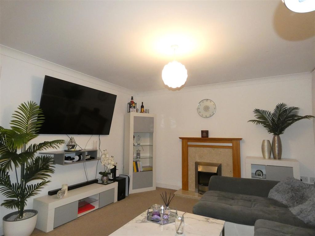 Property photo 2 of 13 P1030893.Jpg