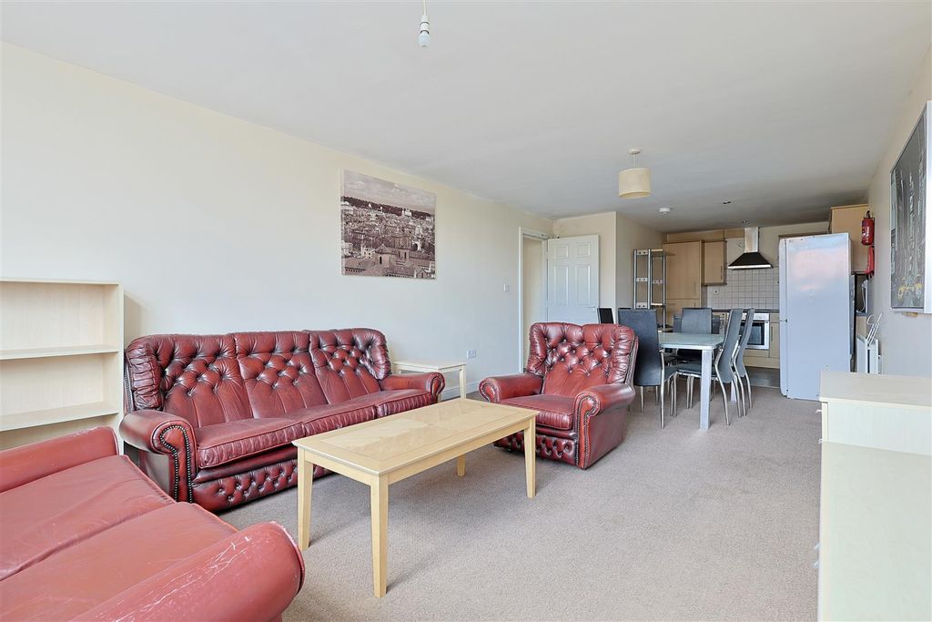Property photo 1 of 17 9Bd1B093-92F4-41Ef-9457-F3F73835114C_1_201_A.Jpeg