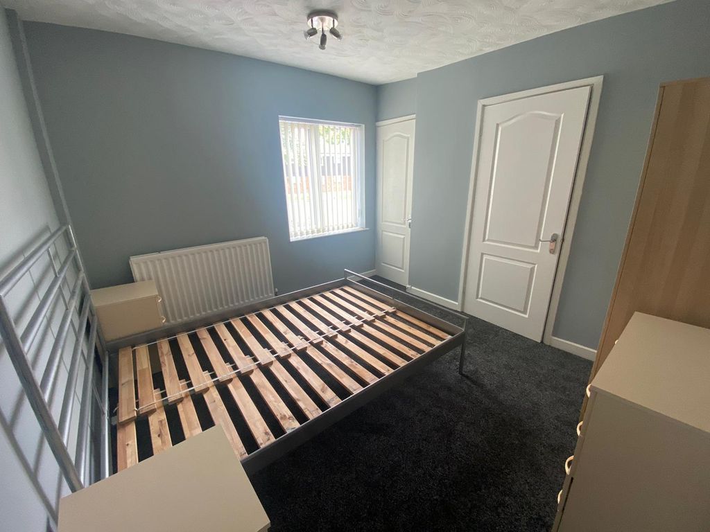 Property photo 3 of 6 Bedroom