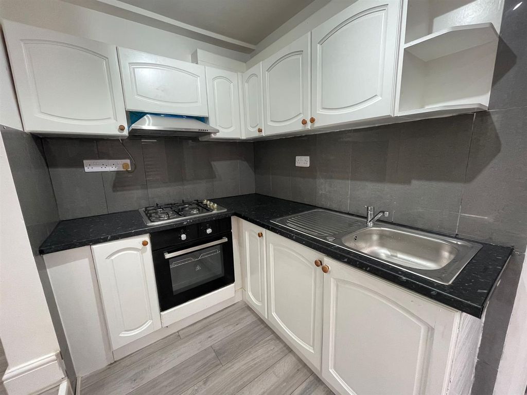 Property photo 2 of 8 64c11Ad1-B1Fc-4655-8A06-A9Da00d553F9.Jpg