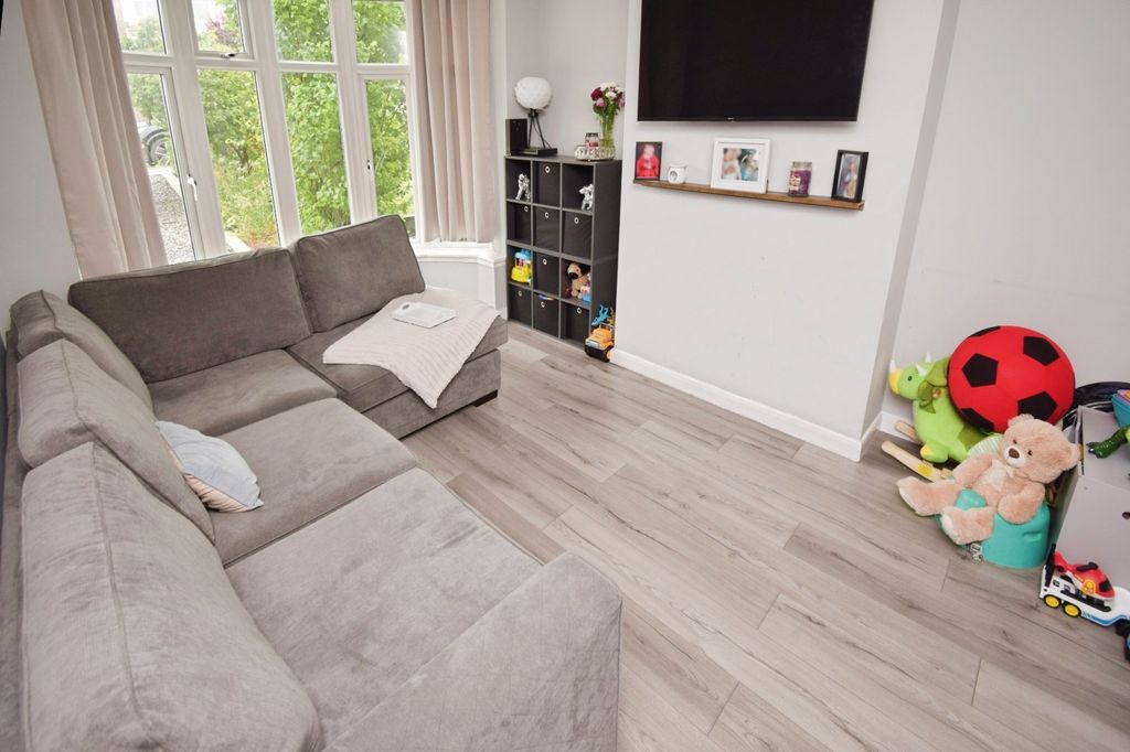 Property photo 2 of 18 Living Room