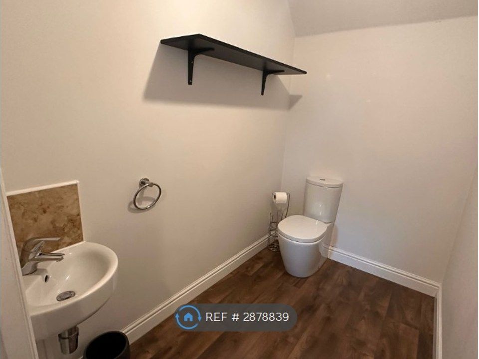Property photo 3 of 32