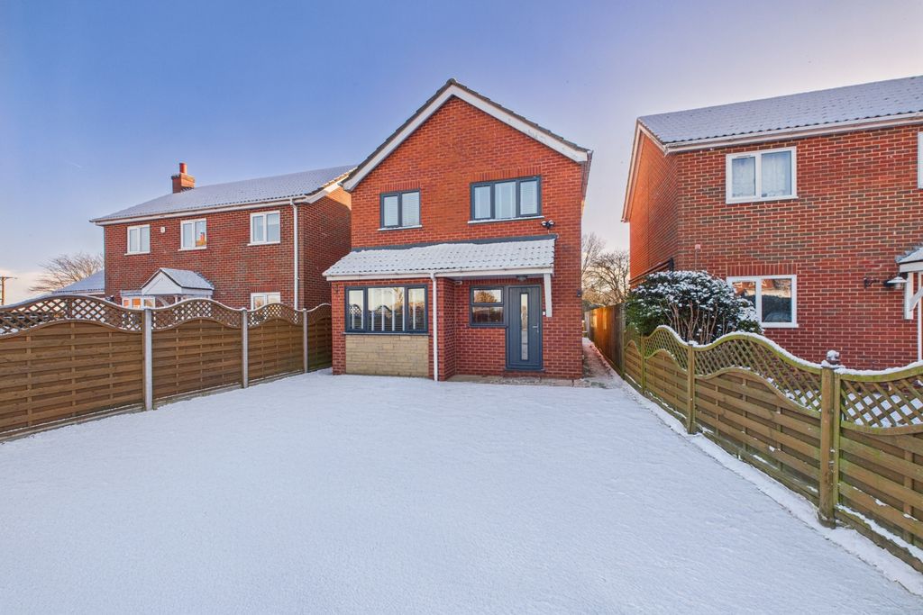 Property photo 1 of 21 Ewemove Spalding -  Cornfield House -  Front Of Ho