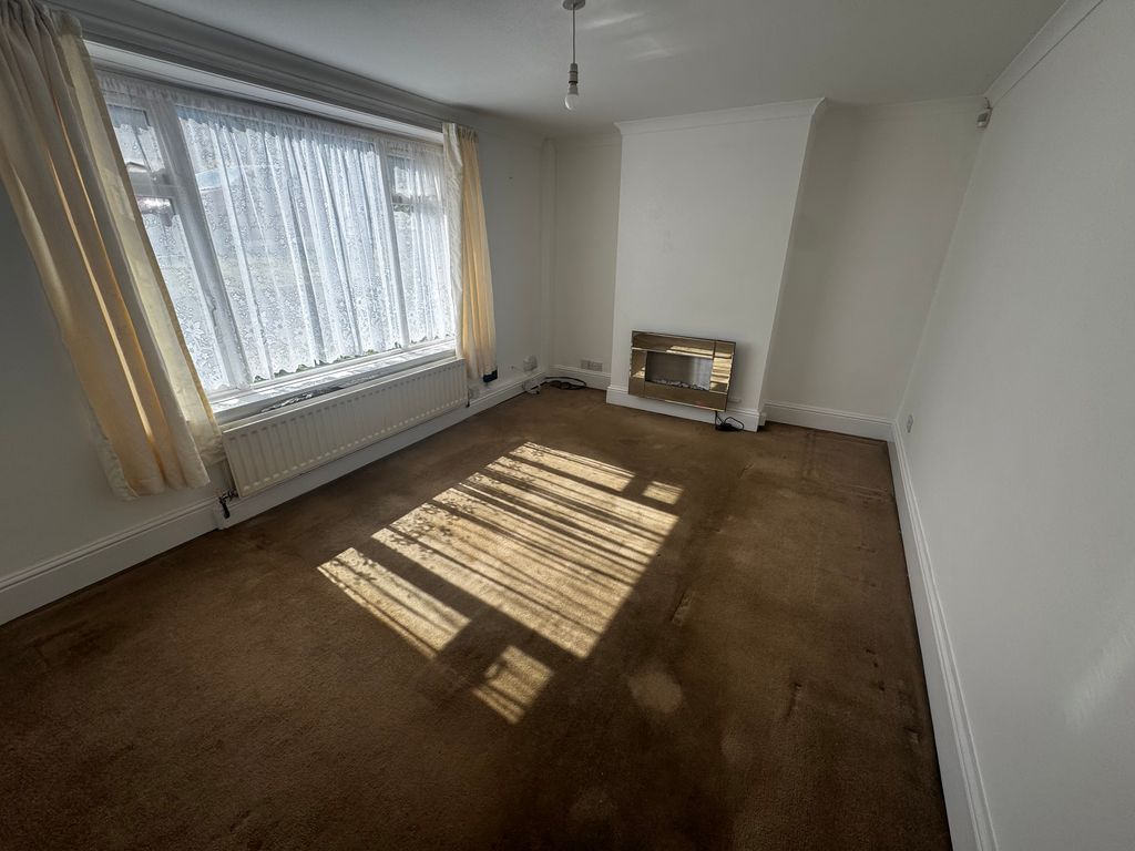 Property photo 2 of 8 Living Room