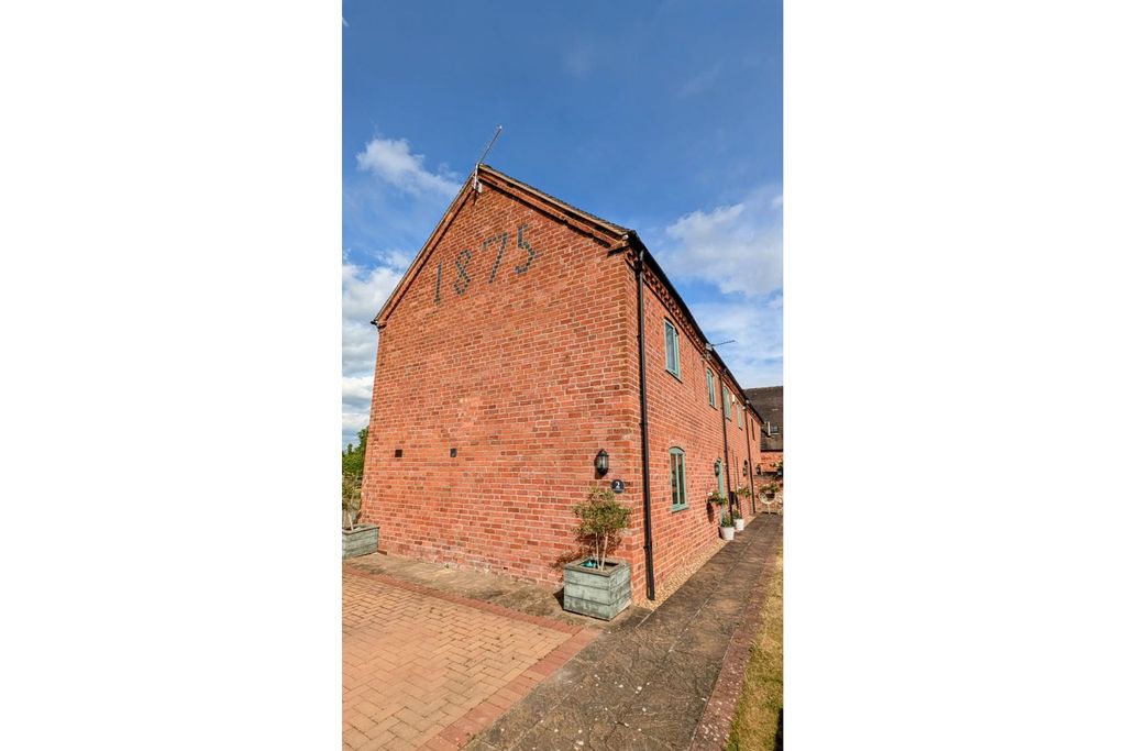 Property photo 2 of 24