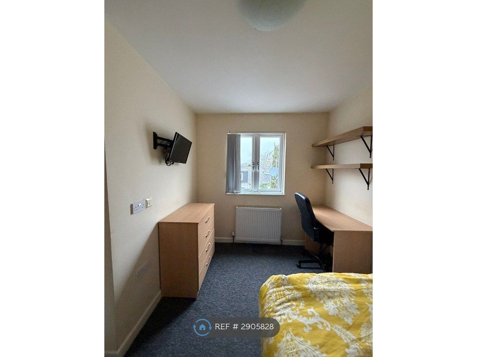 Property photo 2 of 12