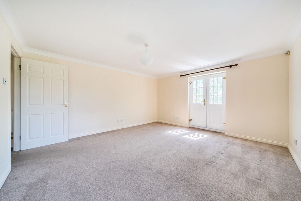 Property photo 3 of 22 7-681B44d359421-1...