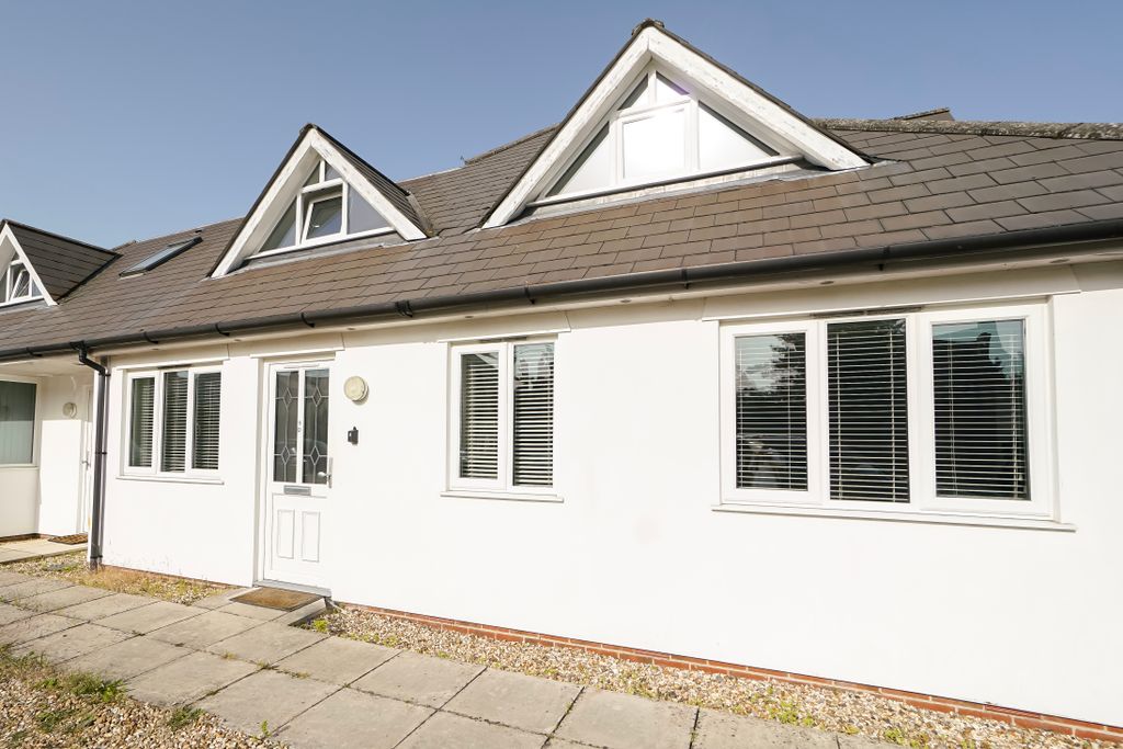 Property photo 2 of 21