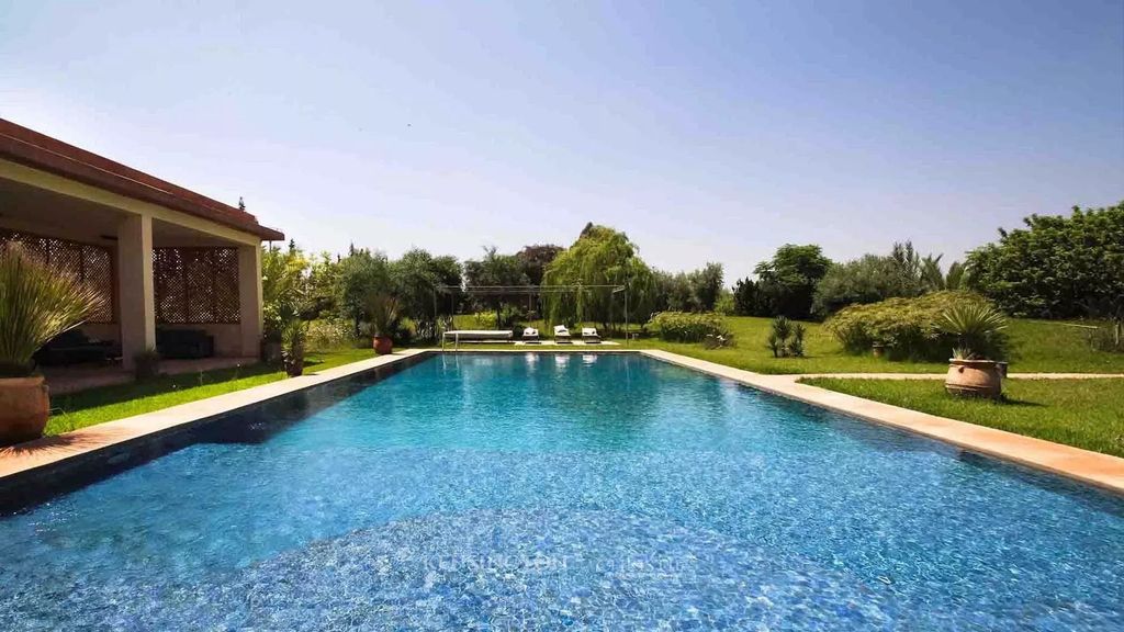 Property photo 2 of 32 Swimming Pool