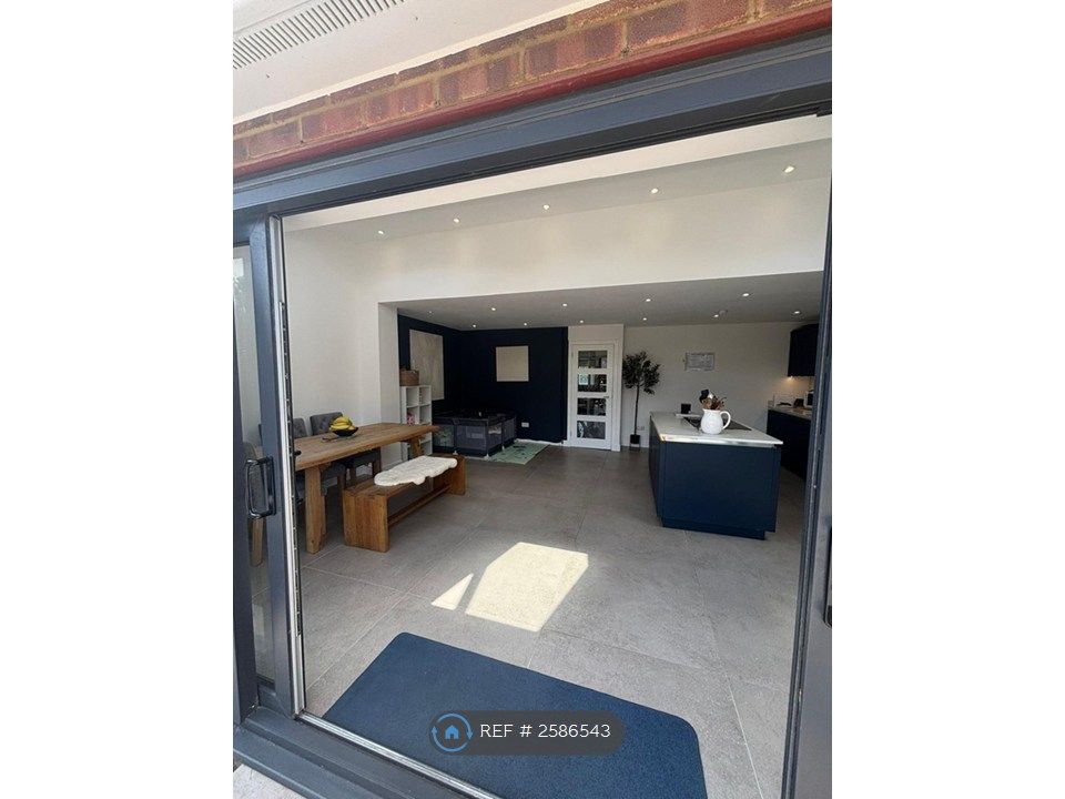 Property photo 2 of 12 Kitchen / Dining Space