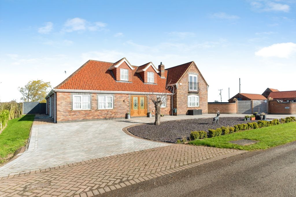 Property photo 1 of 52 Front.