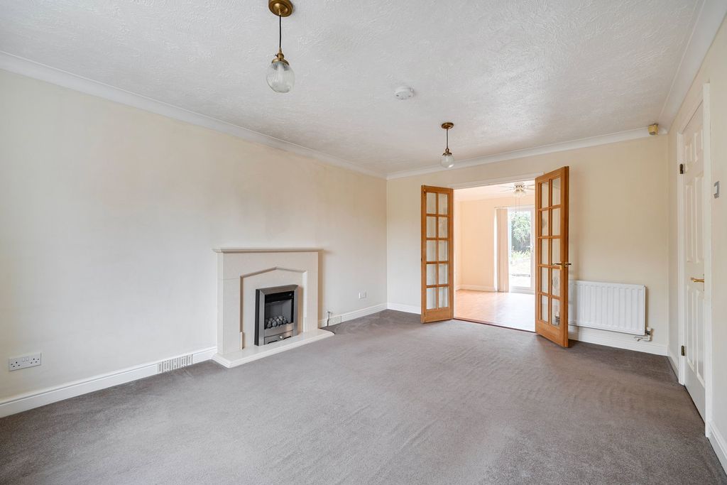 Property photo 2 of 25