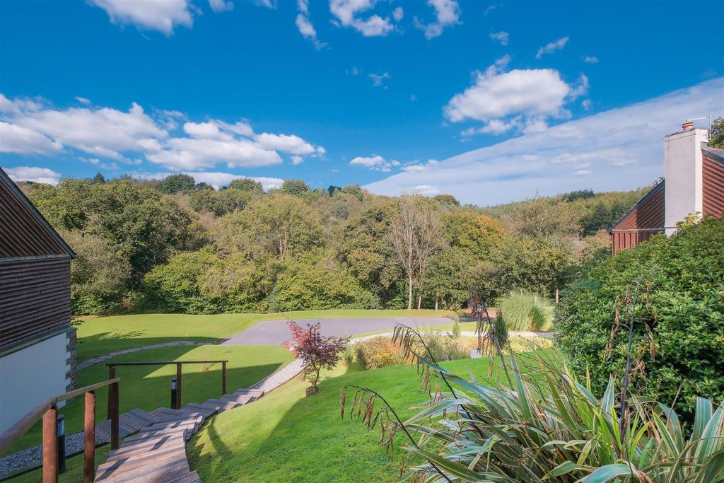 Property photo 2 of 21 Parry 8 Oakridge St. Mellion-1.Jpg