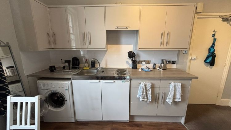 Property photo 3 of 8 9