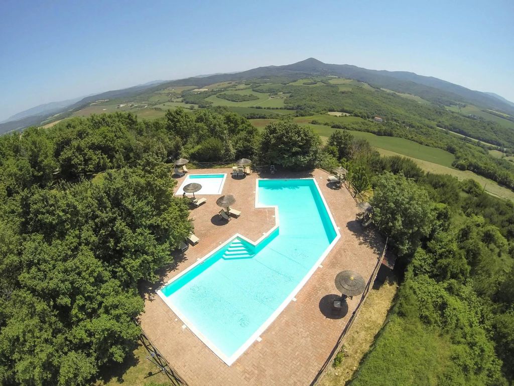 Property photo 2 of 26