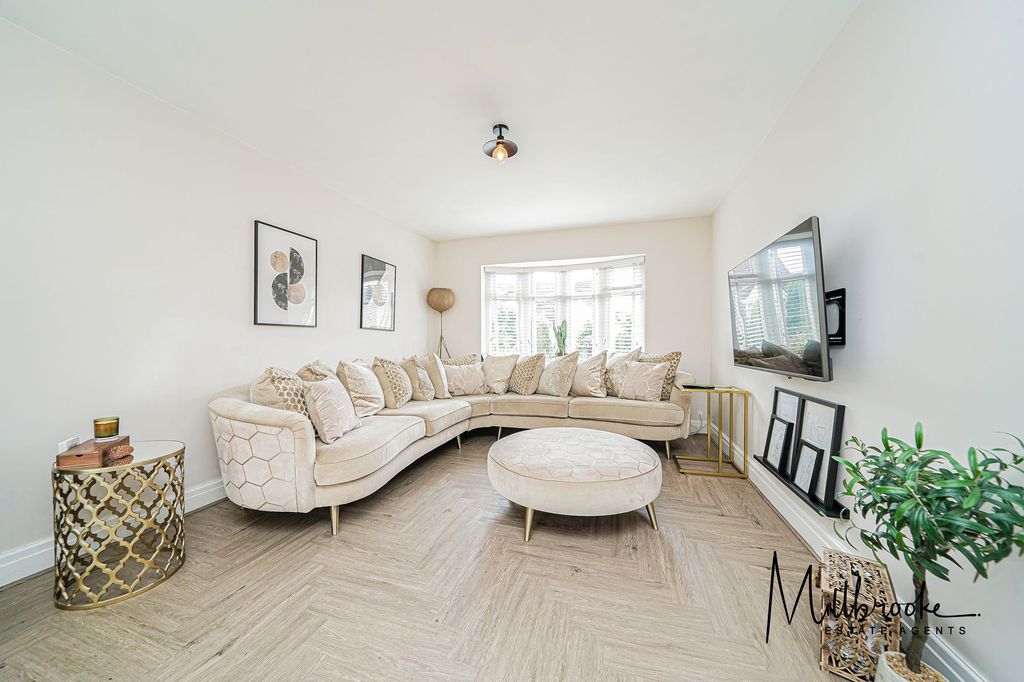 Property photo 3 of 46