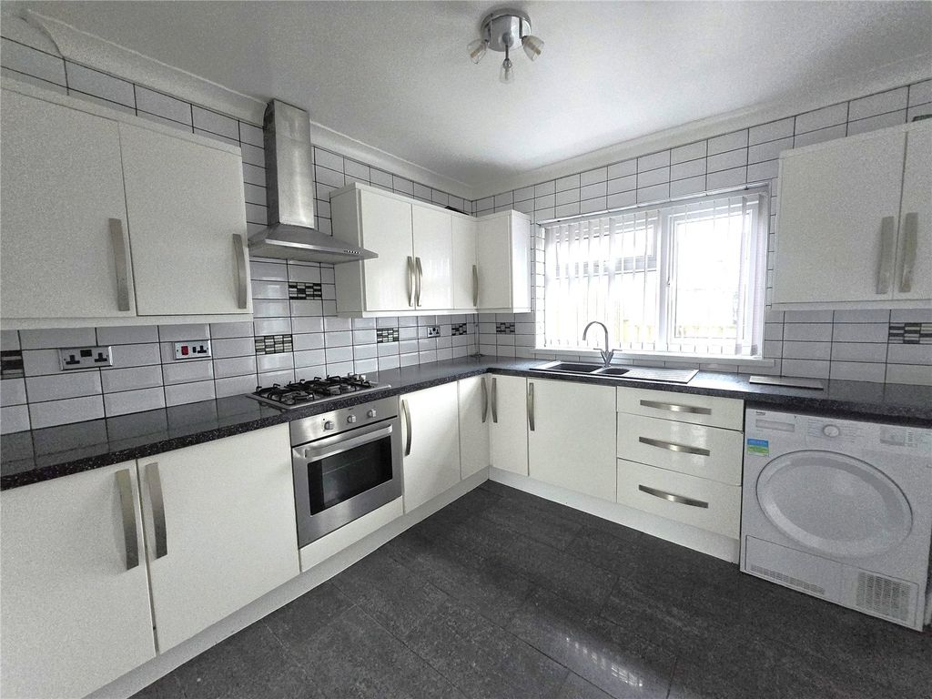 Property photo 3 of 19 Picture No. 29