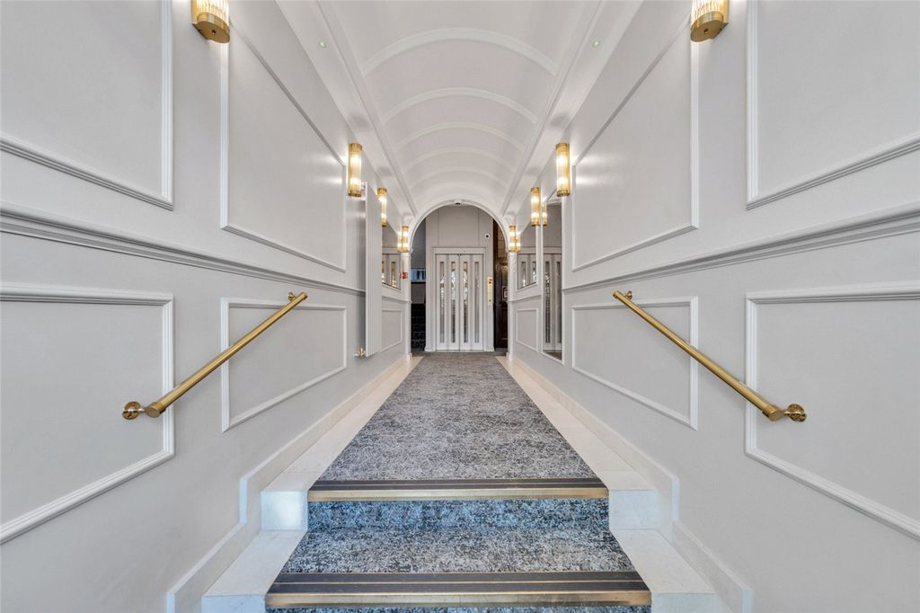 Property photo 3 of 27 Picture No. 04