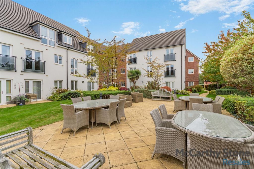 Property photo 1 of 32 8666611-Exterior05.Jpg